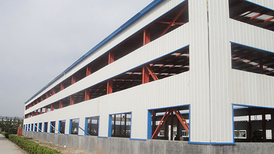 ساختمان ساختمانی فولادی ASTM کارگاه انبار طولی بزرگ Q235 Q355B