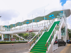 پروژه پل هوایی عابر پیاده چینگدائو توسط شرکت Xinguangzheng ساخته شده است.